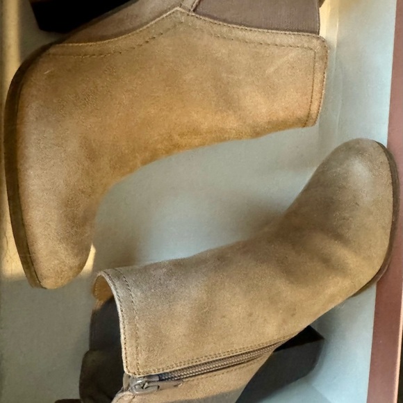 Fergalicious Women's Tan Ankle Boots - Picture 7 of 7